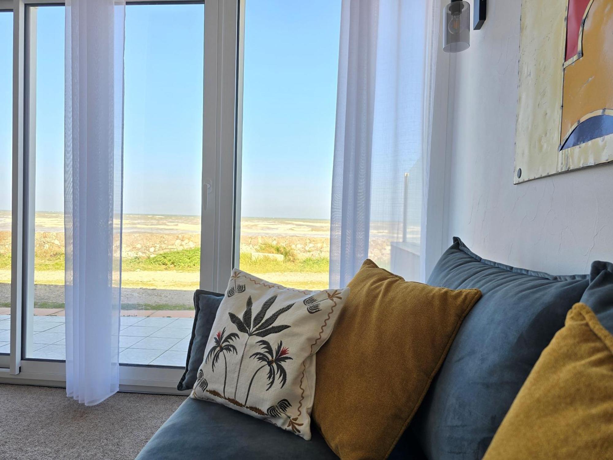 Relais Des Iles Saint Marcouf Villa Екстериор снимка